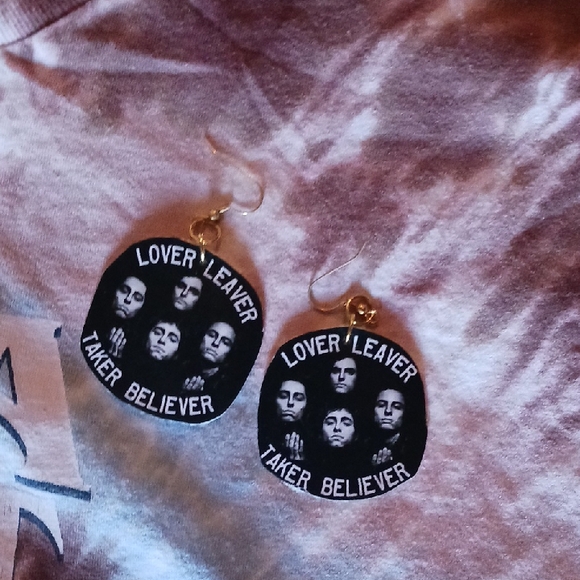 Suna Tie-dyed Gteta VAN fleet T-shirt With Earrings - Picture 3 of 4